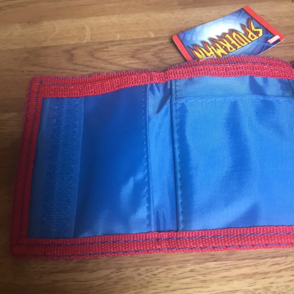 Marvel Spider-Man Tri-fold wallet.  Velcro closure - Picture 4 of 7